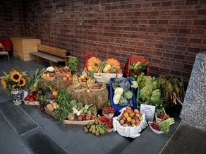 Erntedankaltar der Martin-Luther-Gemeinde in Langen